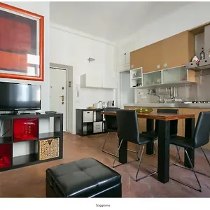 Splendido Bilocale In Via Orti - A Pochi Metri Dal Policlinico Milan