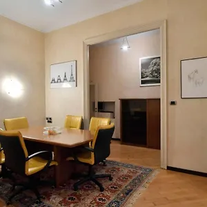Apartment Ampio Centro Crocetta, Milan